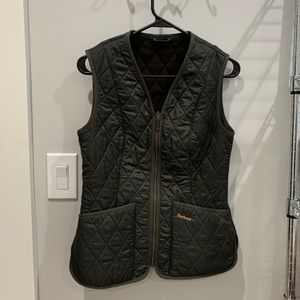 GONE TUE! EUC Barbour quilted vest / liner
